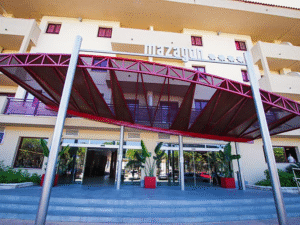 Entrada al hotel ohtels mazagón
