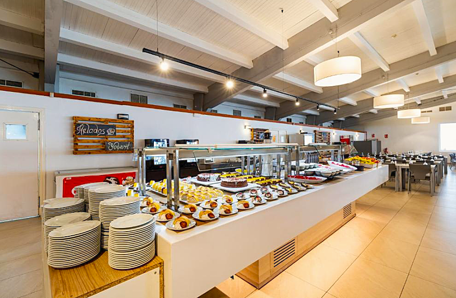 Interior del restaurante Ohtels Carabela