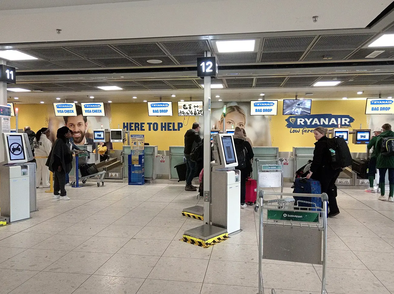 Mostradores de facturación de Ryanair en el aeropuerto de Dublín