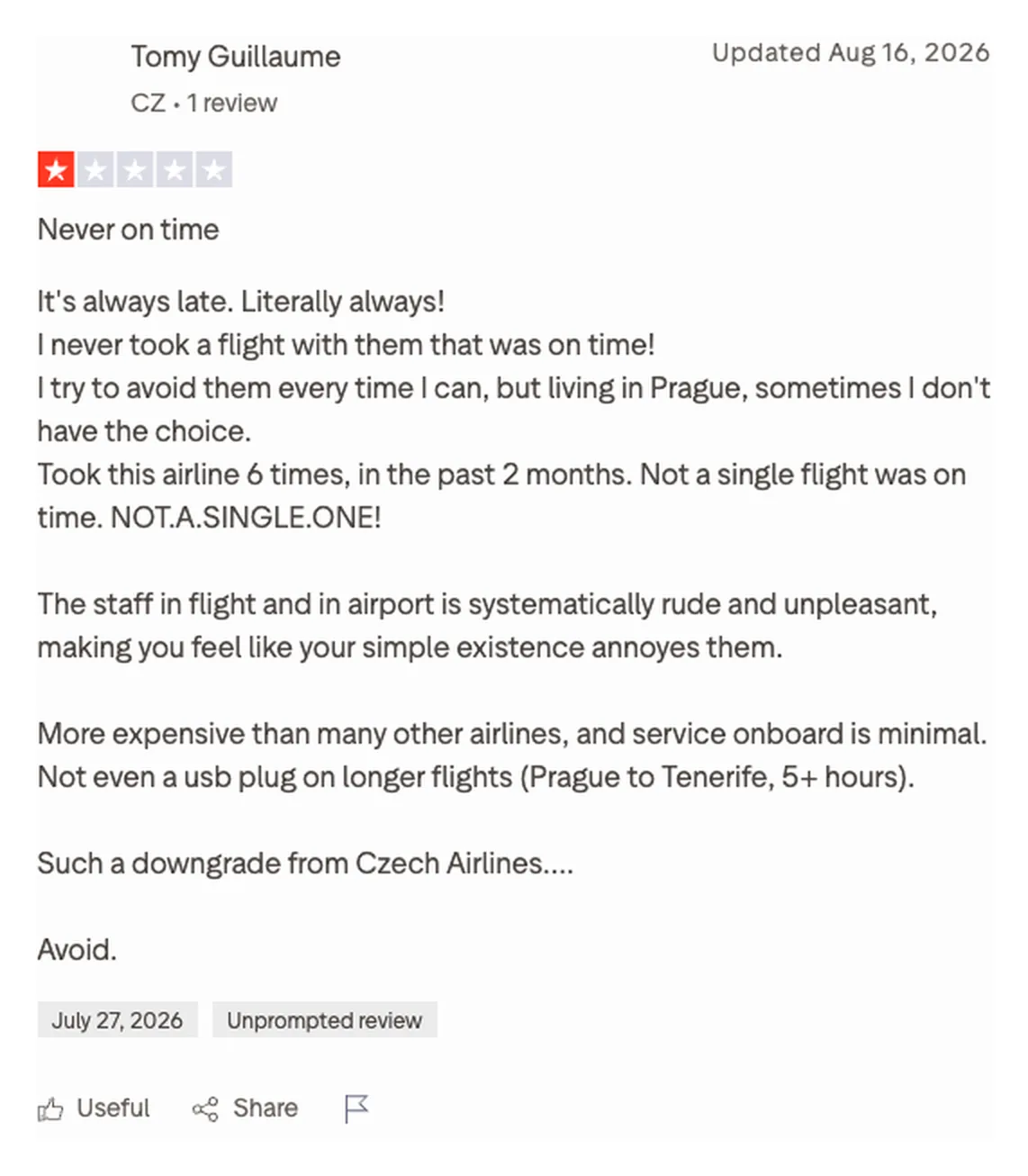 Captura de una reseña de Smartwings en Trustpilot: seis vuelos en dos meses y ninguno salió a su hora