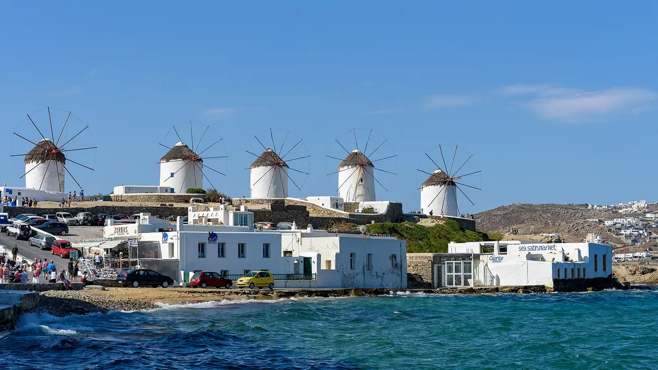 Los molinos de Kato Mili sobre la colina de la Chora de Mykonos